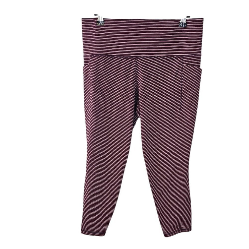 Athleta Womens Salutation Stash Pocket ll Textured 7/8 Tights, Striped, Size L